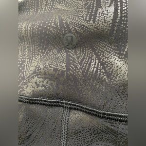 Wunder under tight 28” shine